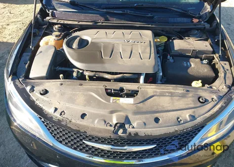 2015 Chrysler 200 C z USA, uszkodzony, nr VIN 1C3CCCCG8FN565708